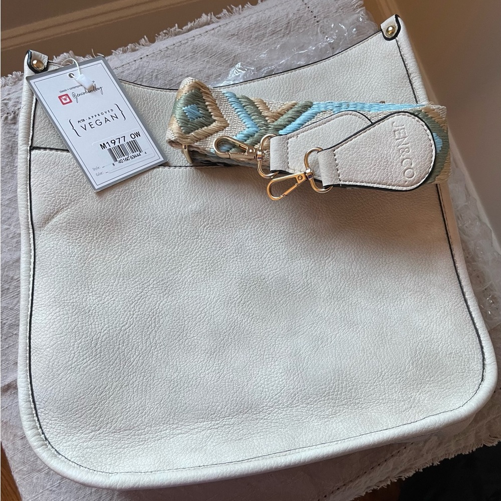 Jen & Co chloe bag w guitar strap